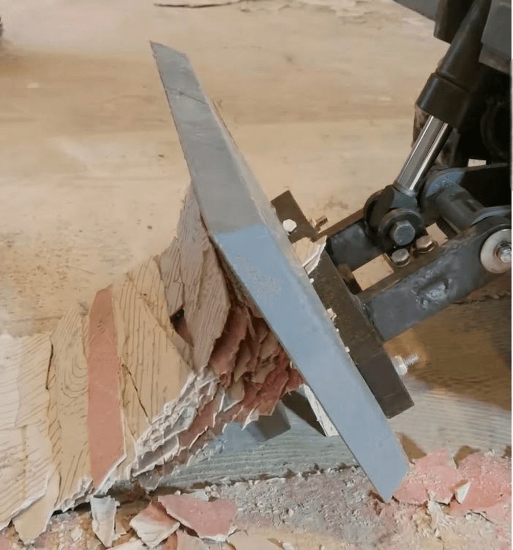 최신 장비 투입으로 신속한 철거